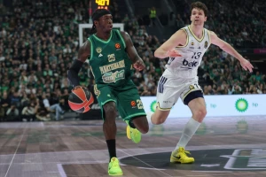 Biberović se "zapalio" u Atini, PAO se vratio "iz mrtvih", pa mu Boldvin presudio uz zvuk sirene